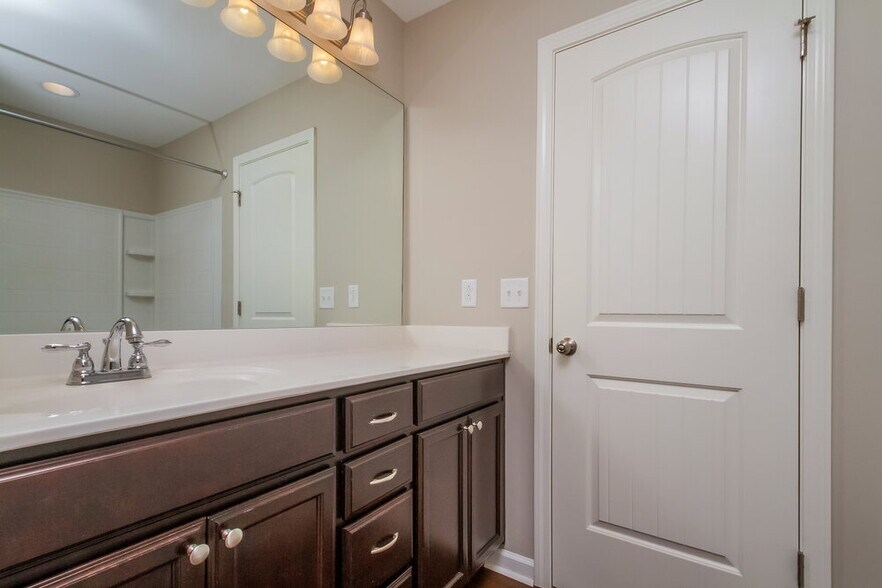 Building Photo - 2627 Salem Glen Xing