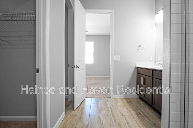Building Photo - 183 Arlington Square Ct