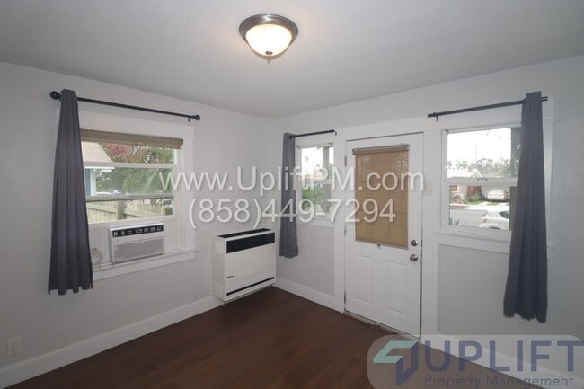 Building Photo - 36th (3637-3639)