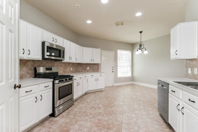 Building Photo - 14411 Pelican Marsh Dr