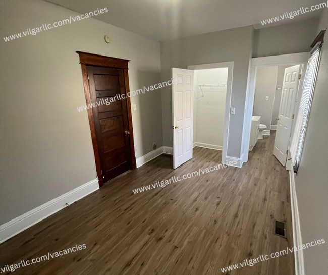 Building Photo - 677 Tyler St