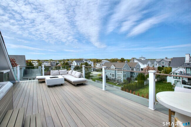 Building Photo - 26 Island Way