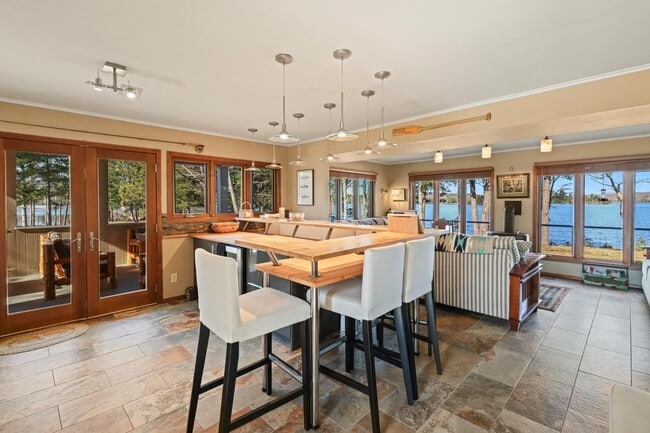 Building Photo - 6697 Carola Dr