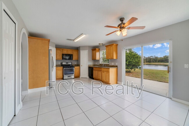 Building Photo - 3170 Santa Cruz Dr