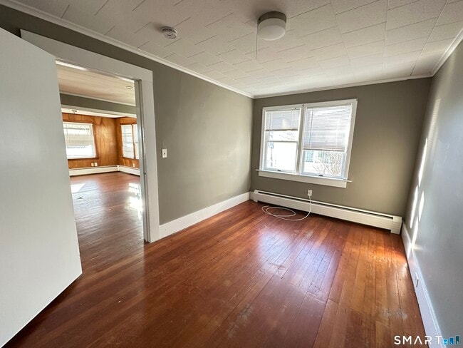 Building Photo - 40 Oak St