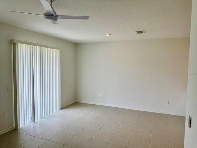 Building Photo - 2658 Armstrong Ave