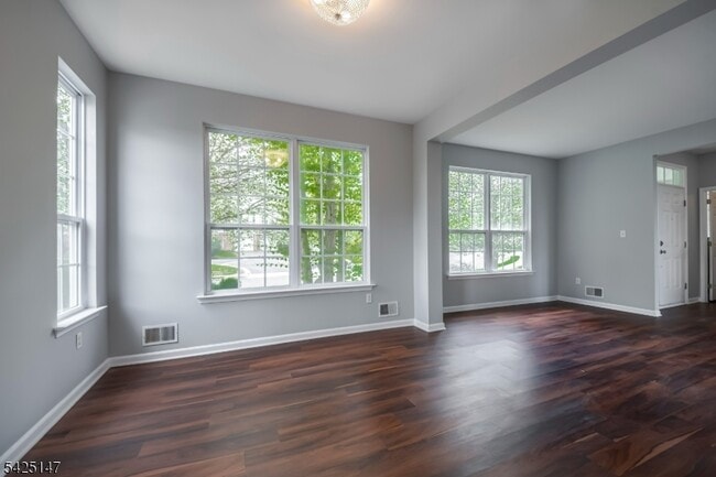 Building Photo - 227 Winding Hill Dr