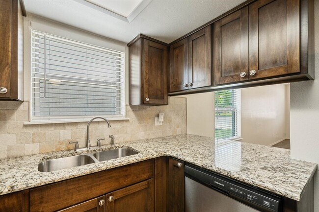 Building Photo - 111 A Rhonda Dr