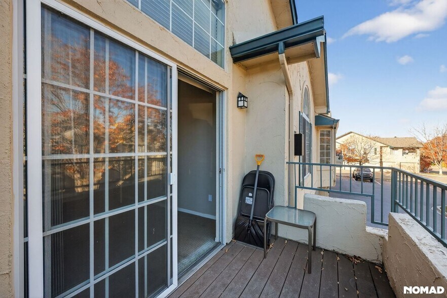 Building Photo - 8757 E Dry Creek Rd