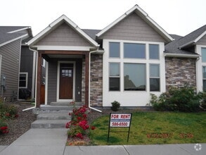 Building Photo - Gorgeous modern 5 bedroom - Minutes from MSU!
