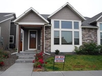 Building Photo - Gorgeous modern 5 bedroom - Minutes from MSU!