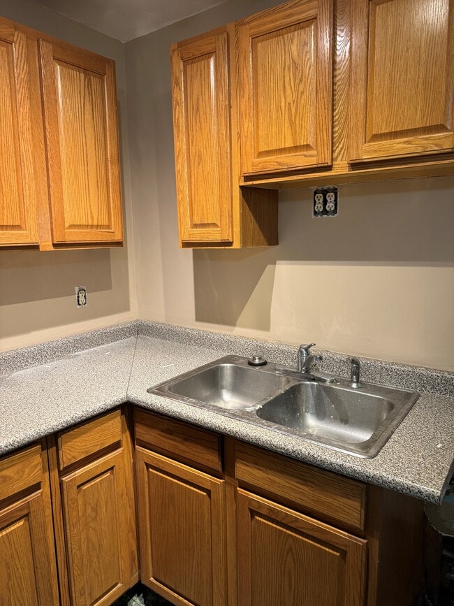 Building Photo - 58 Oriole Dr