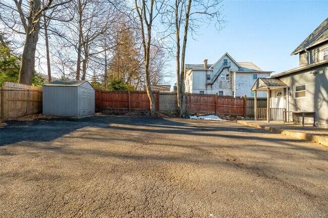 Building Photo - 21 Elysian Ave