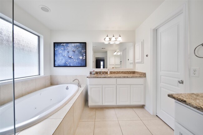 Building Photo - 5309 Larkin St