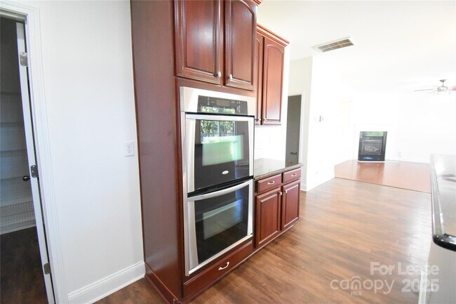 Building Photo - 6728 Evanton Loch Rd