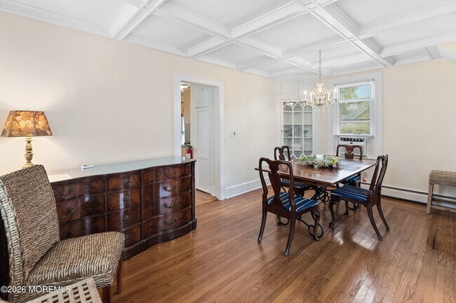 Building Photo - 462 Church St