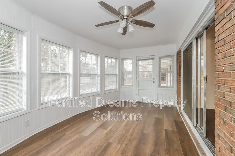 Building Photo - 5805 Highlawn Dr