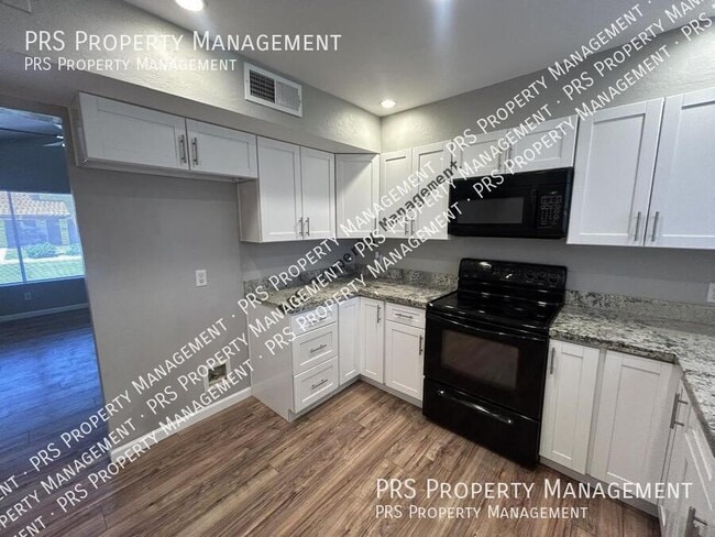 Building Photo - 2207 W Monroe St