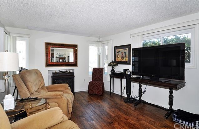 Building Photo - 111 19th St