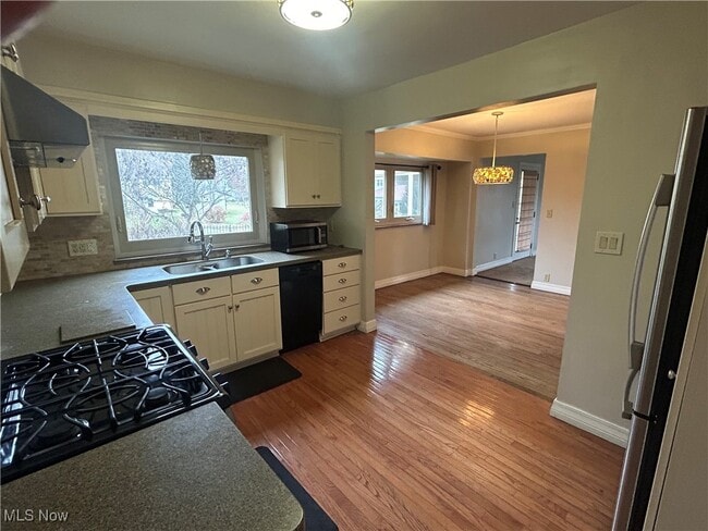 Building Photo - 2677 W Ridgewood Cir