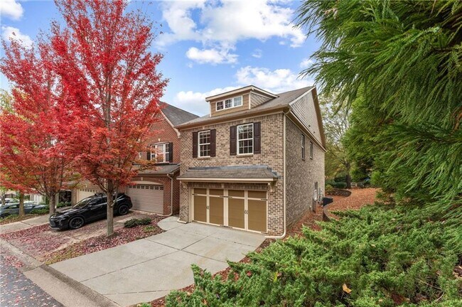 Building Photo - 3803 Manor View