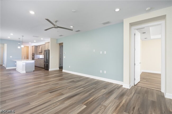 Building Photo - 42186 Edgewater Dr