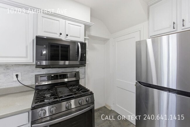 Building Photo - 10703 Amherst Ave