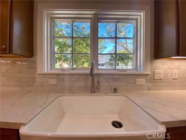 Building Photo - 3645 Vía Palomino