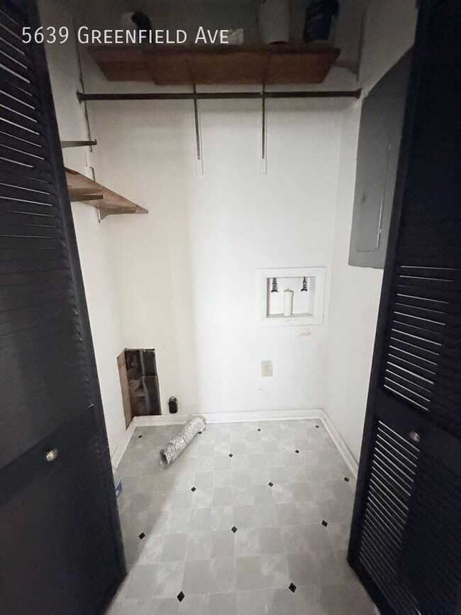 Building Photo - 5639 Greenfield Ave