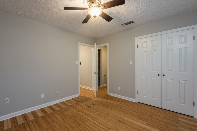 Building Photo - 114 Ladbrook Ln
