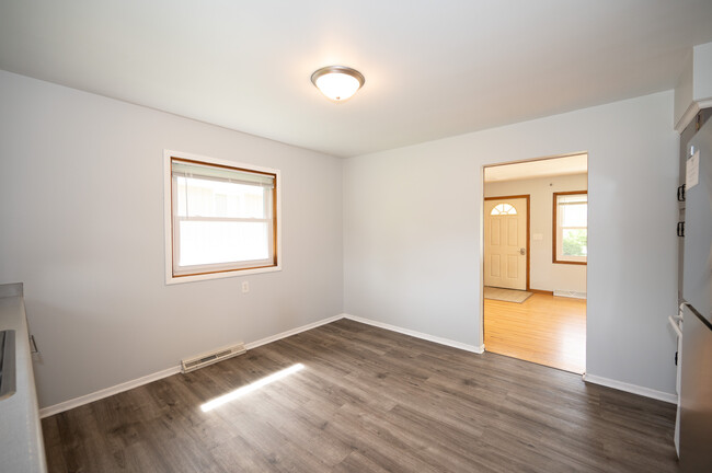 Building Photo - 2418 23rd Ave NW