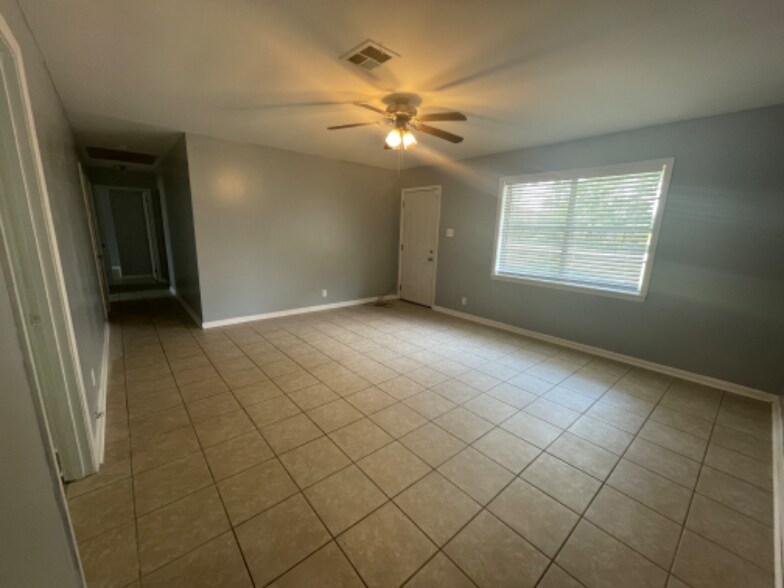 Building Photo - 1739 LA-557