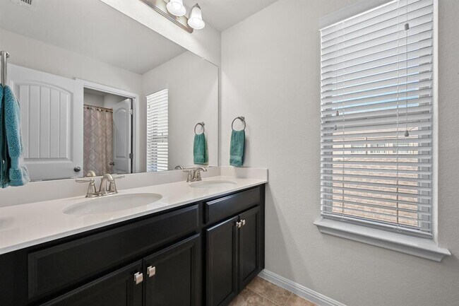 Building Photo - 127 Iron Rail Rd