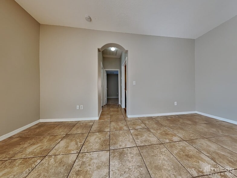 Building Photo - 10636 Deerberry Dr