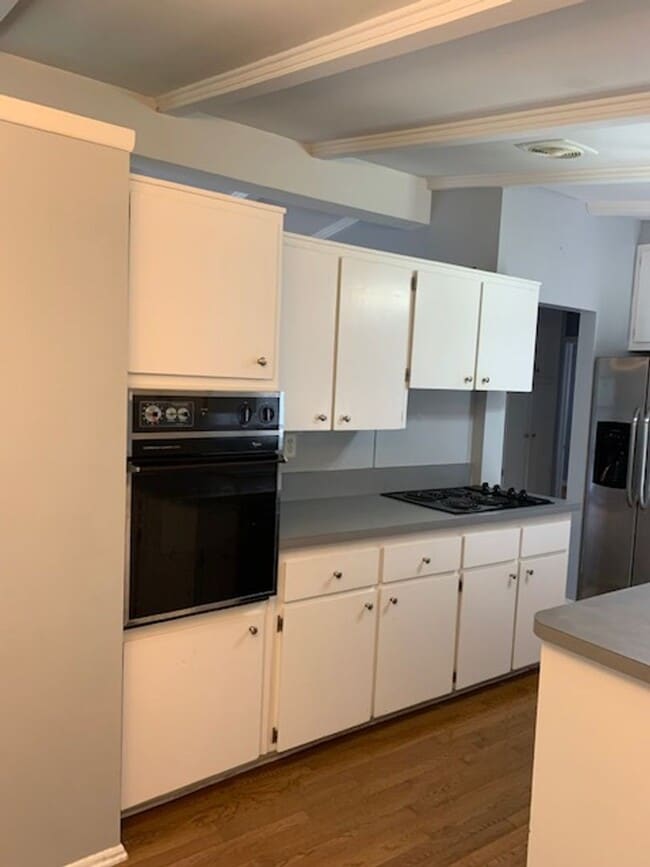 Building Photo - COMING SOON! 3 BEDROOM NORTHVILLE HOUSE FO...