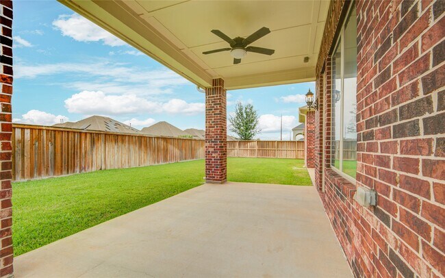 Building Photo - 26510 Crimson Bluff Ln