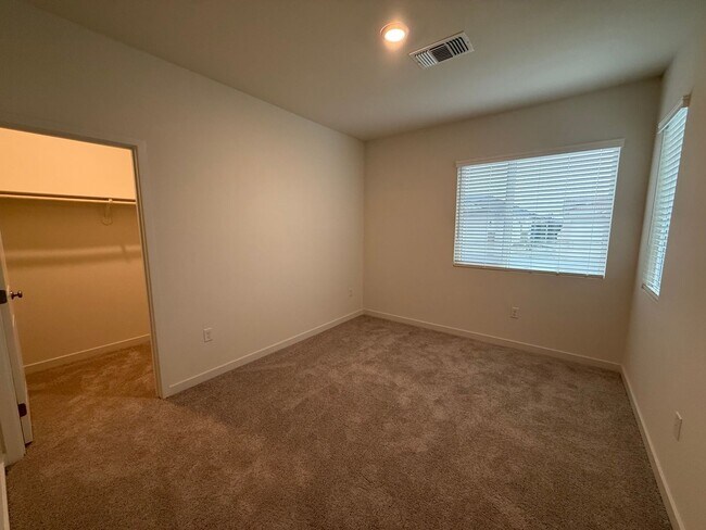 Building Photo - Beautiful New Build! MOVE IN SPECIAL