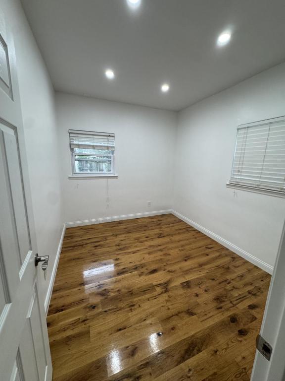 Building Photo - 1547 Lenox Pl