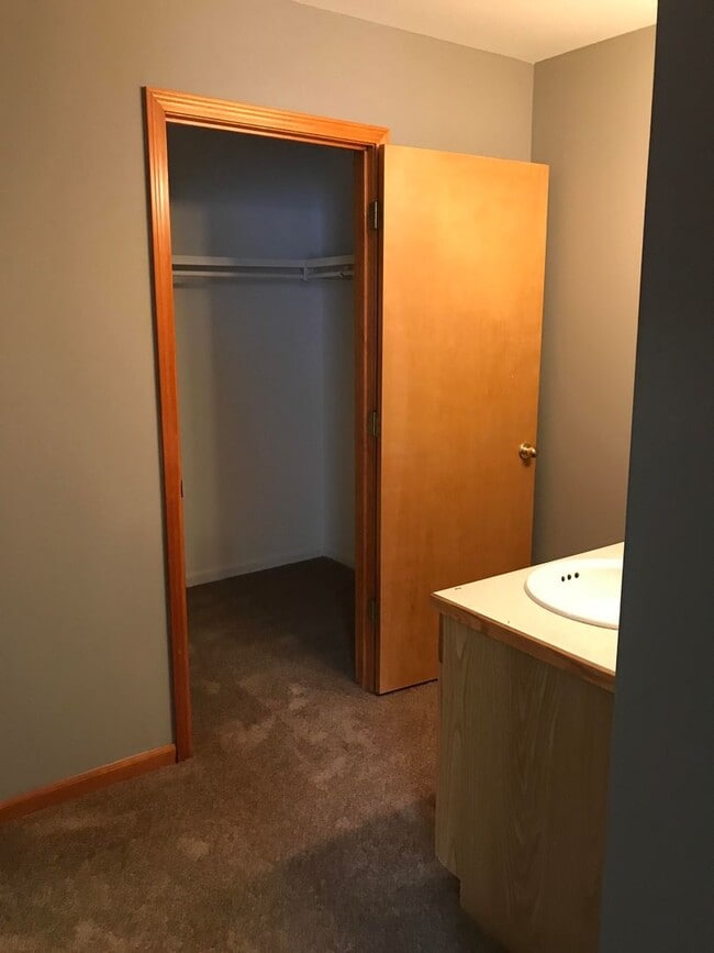 Building Photo - 900 Christie Ct