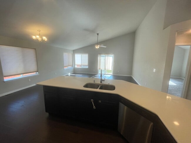Building Photo - Adorable Lorson Ranch Home