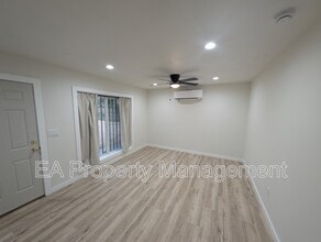 Building Photo - 443 Trumbull Ave SE