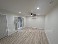Building Photo - 443 Trumbull Ave SE