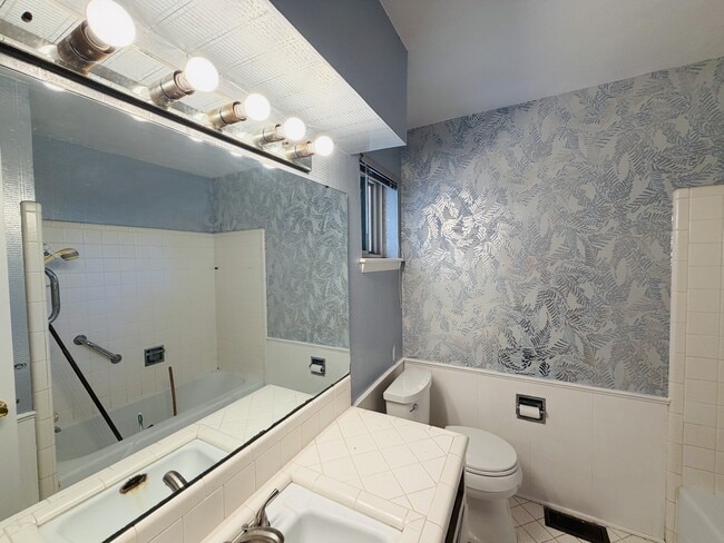 Building Photo - 3324 NW 64th St