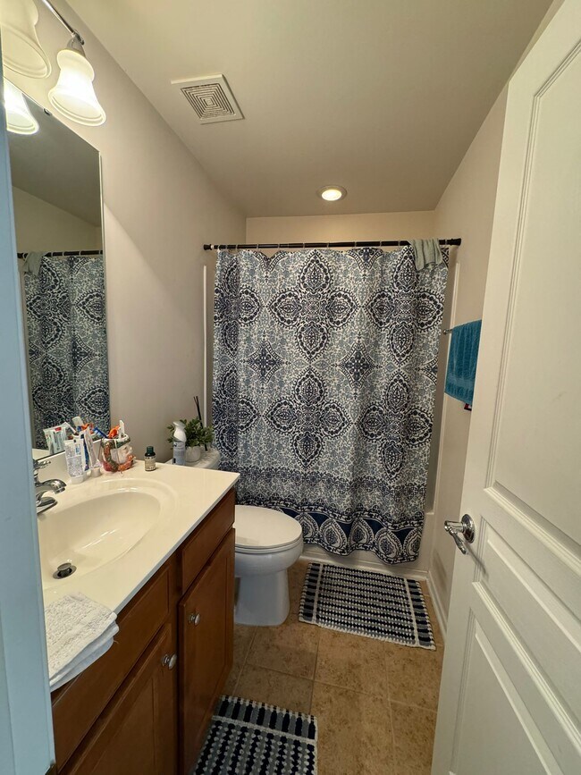 Building Photo - 8221 Saltwood Pl