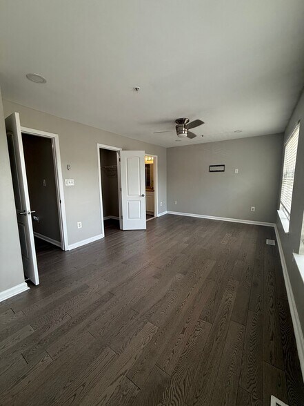 Building Photo - 9903 Cranapple Ct