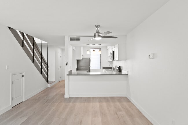 Building Photo - Fernwood Terrace