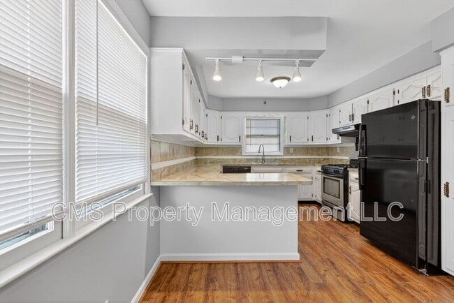 Building Photo - 77 Marsh Ave