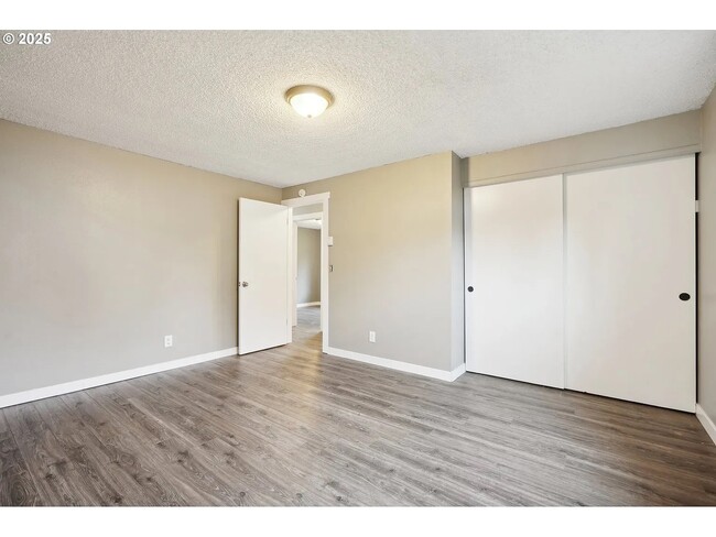 Building Photo - 15006 NE Rancho Dr