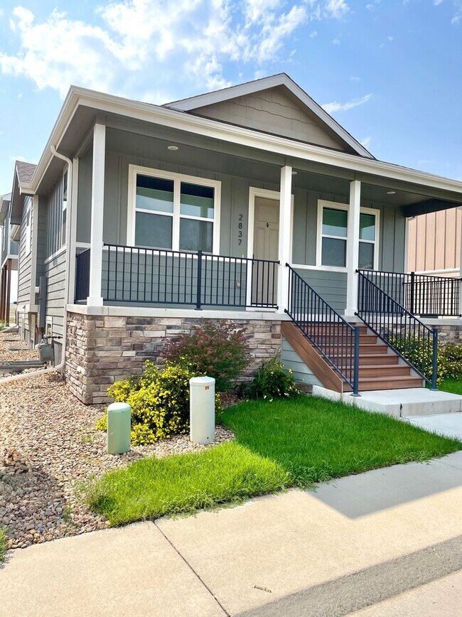 Building Photo - Spacious 3 Bedroom 3.5 bath in Berthoud Co!!
