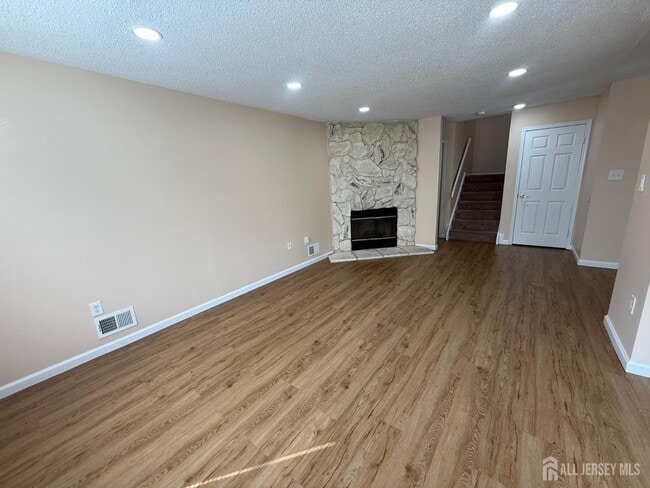 Building Photo - 1502 Edison Glen Terrace
